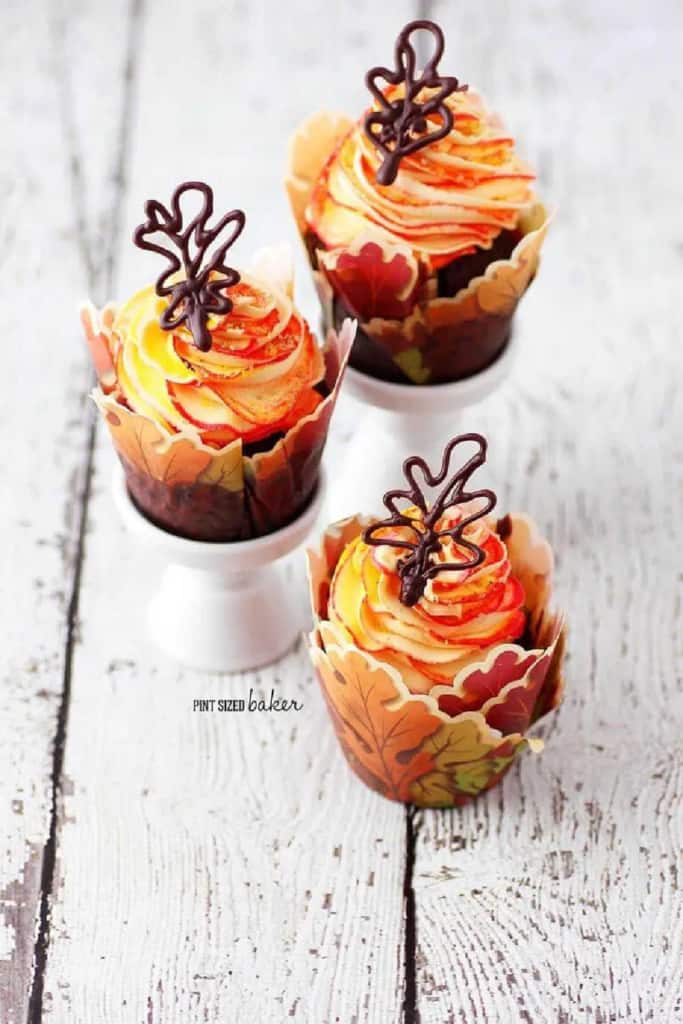 35 Fall Cupcake Ideas Made With Happy Fall Desserts