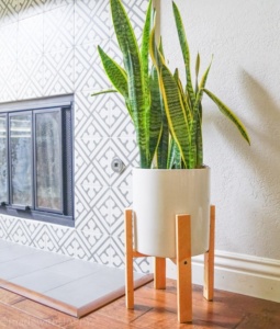 Modern Plant Stand - Made with HAPPY