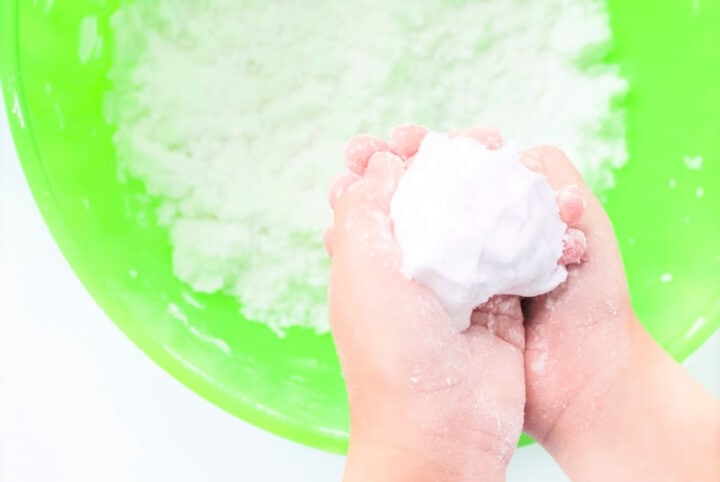 How to Make 2 Ingredient Fake Snow | Simply Bessy | Kids Crafts