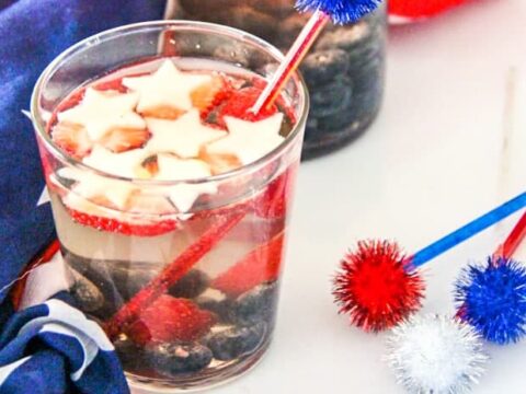 https://www.madewithhappy.com/wp-content/uploads/red-white-and-blue-sangria-recipe-5-480x360.jpg