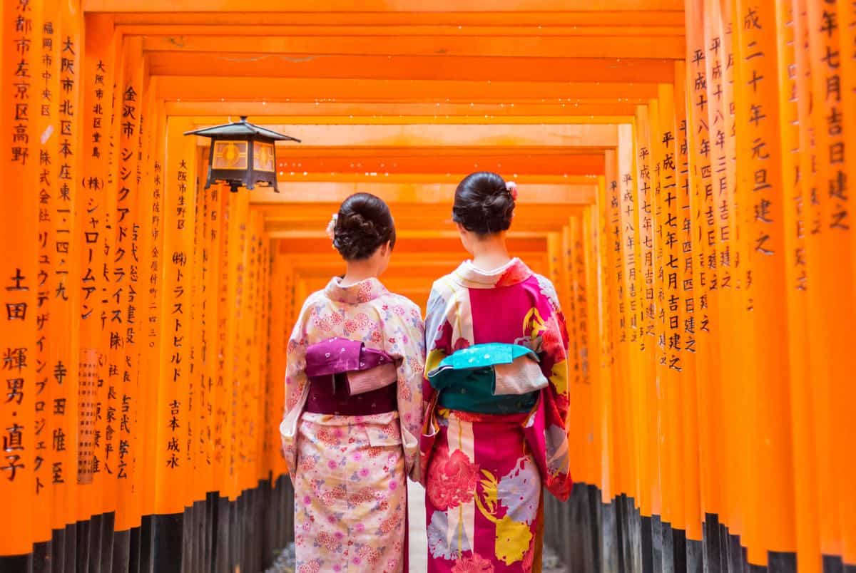 the color of orange in Japan